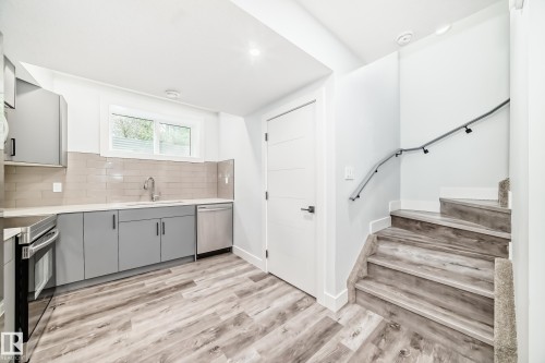 9830 73 Avenue, Edmonton, AB 