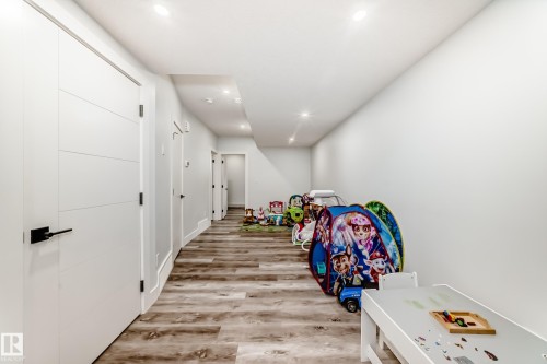 9830 73 Avenue, Edmonton, AB 
