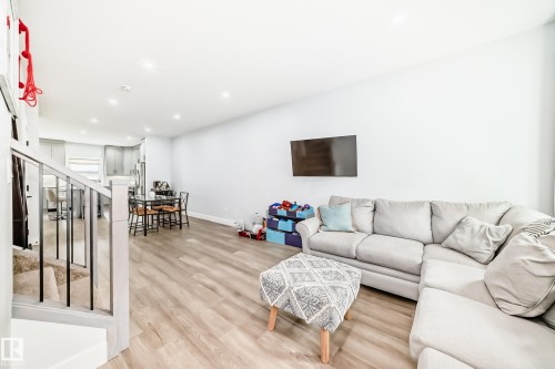 9830 73 Avenue, Edmonton, AB 