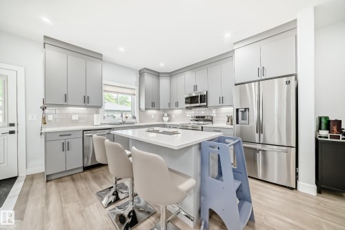 9830 73 Avenue, Edmonton, AB 