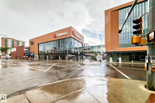 Image quality insufficient for description - 2604 10238 103 Street, Edmonton, AB 