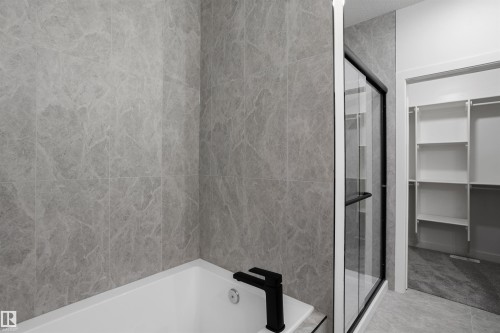 170 Munn Way, Leduc, AB - Indoor Photo Showing Bathroom