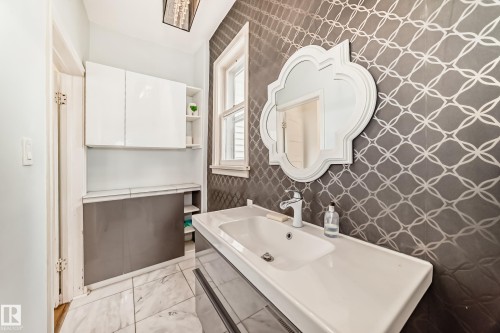 10748 123 Street, Edmonton, AB 