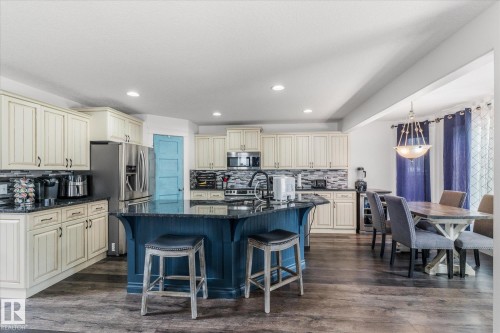 Kitchen - 18 Woodbend Way, Fort Saskatchewan, AB 