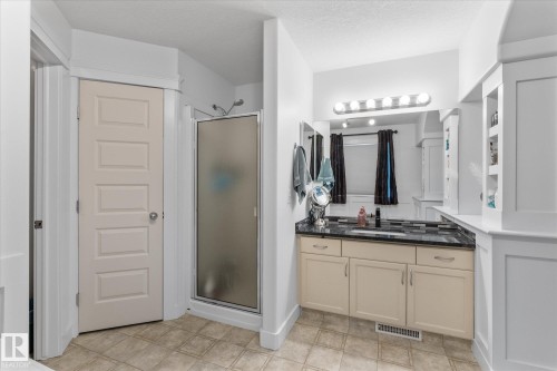 Bathroom - 18 Woodbend Way, Fort Saskatchewan, AB 