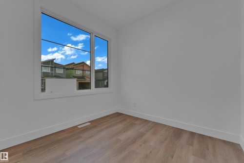 Empty room - 4213 63 Street, Beaumont, AB 