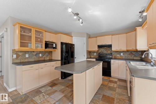 1611 Forbes Way, Edmonton, AB 