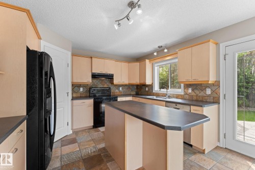 1611 Forbes Way, Edmonton, AB 