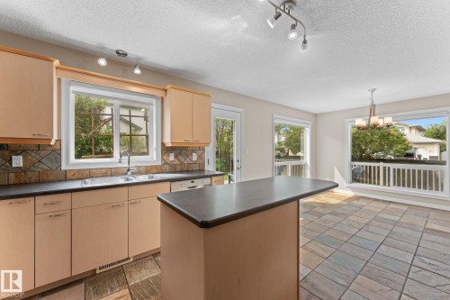 1611 Forbes Way, Edmonton, AB 