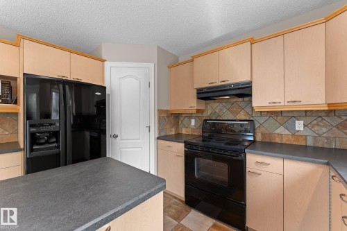 1611 Forbes Way, Edmonton, AB 