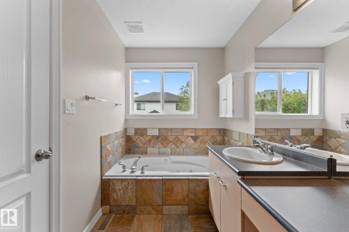 1611 Forbes Way, Edmonton, AB 