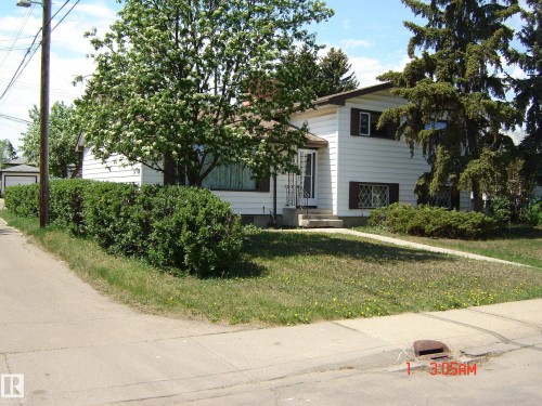 13524 92 Street NW  Edmonton, AB T5E 3R9