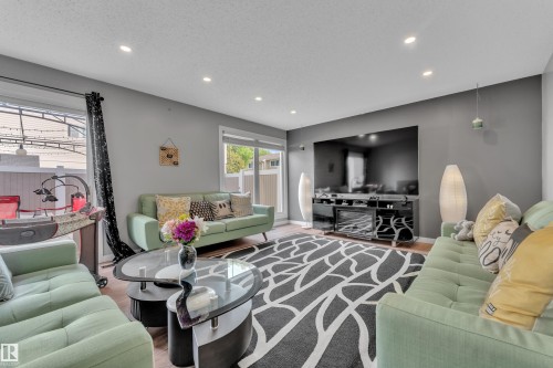3217 132A Avenue, Edmonton, AB 