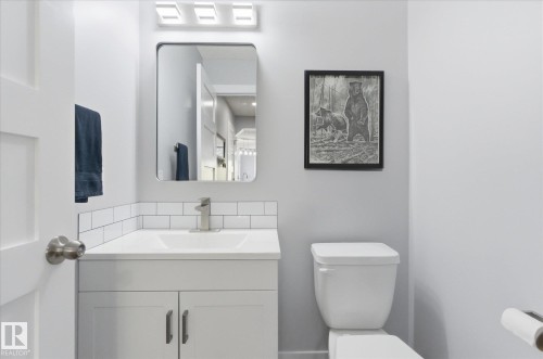 3948 42 Street, Edmonton, AB - Indoor Photo Showing Bathroom
