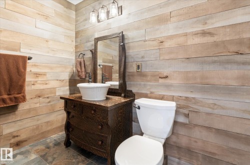 3948 42 Street, Edmonton, AB - Indoor Photo Showing Bathroom
