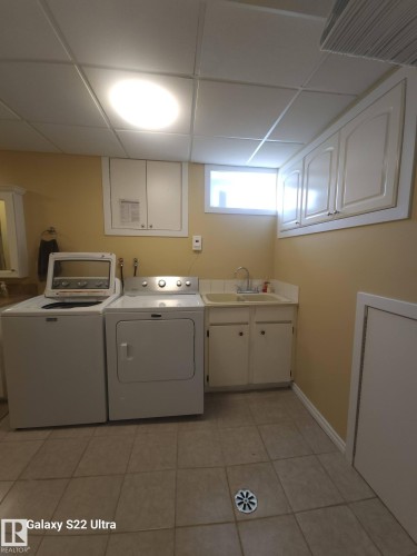 4419 43 Avenue, Leduc, AB - Indoor Photo Showing Laundry Room