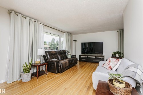 8628 64 Avenue, Edmonton, AB 