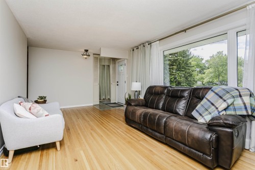 8628 64 Avenue, Edmonton, AB 