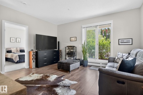 104 2588 Anderson Way, Edmonton, AB - Indoor Photo Showing Living Room