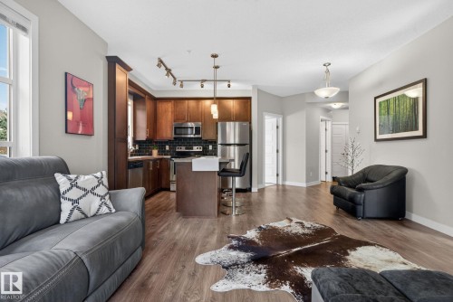 104 2588 Anderson Way, Edmonton, AB - Indoor Photo Showing Living Room