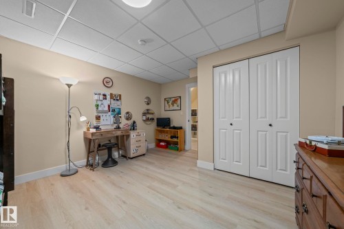 6523 Hardisty Drive, Edmonton, AB 