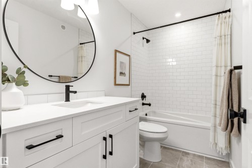 2243 Donaghey Way, Edmonton, AB - Indoor Photo Showing Bathroom