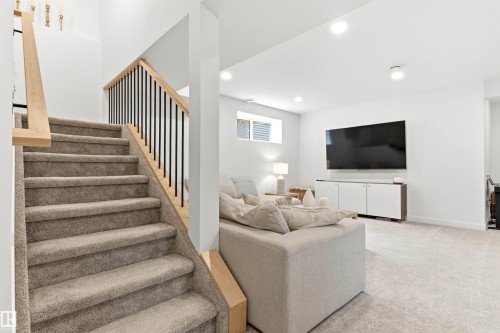 2243 Donaghey Way, Edmonton, AB - Indoor