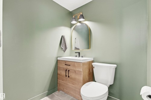 2243 Donaghey Way, Edmonton, AB - Indoor Photo Showing Bathroom
