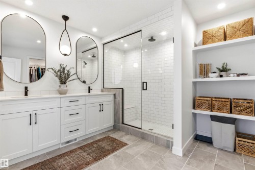 2243 Donaghey Way, Edmonton, AB - Indoor Photo Showing Bathroom