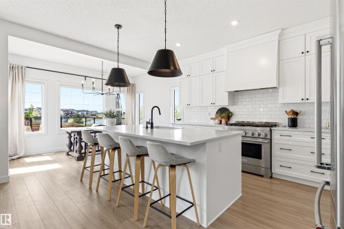 2243 Donaghey Way, Edmonton, AB - Indoor Photo Showing Kitchen With Upgraded Kitchen