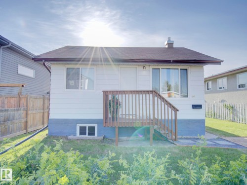 9909 157 Street  Edmonton, AB T5P 2T7