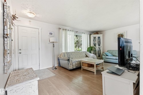 8719 164A Street, Edmonton, AB 