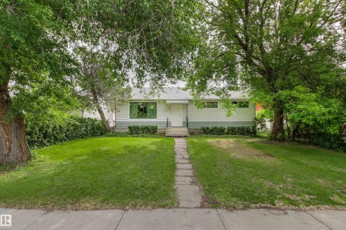8719 164A Street, Edmonton, AB 