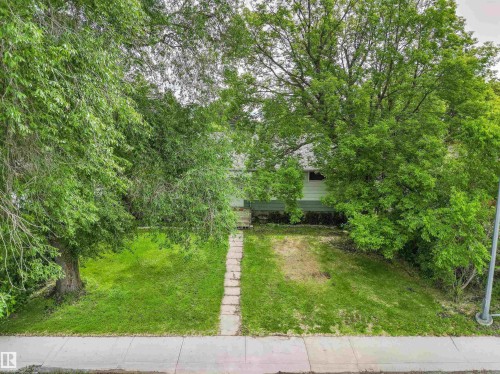 8719 164A Street, Edmonton, AB 