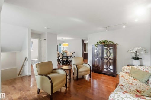 Living room - 9730 95 Street, Edmonton, AB 