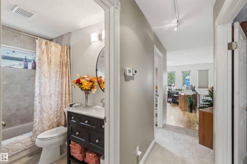 9730 95 Street, Edmonton, AB 