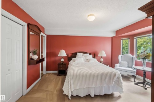 9730 95 Street, Edmonton, AB 