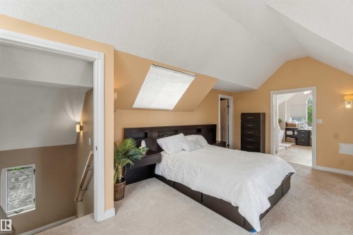9730 95 Street, Edmonton, AB 