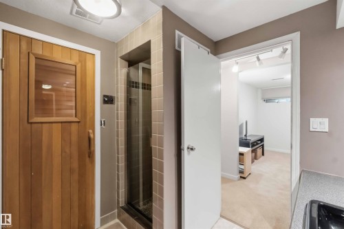 9730 95 Street, Edmonton, AB 