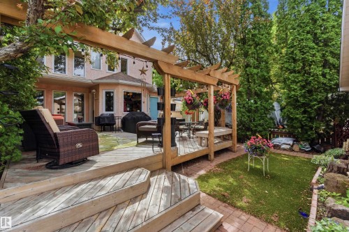 9730 95 Street, Edmonton, AB 
