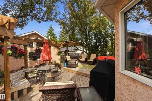 9730 95 Street, Edmonton, AB 