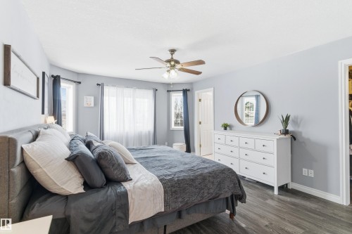 4847 152 Avenue, Edmonton, AB - Indoor Photo Showing Bedroom