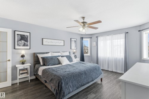 4847 152 Avenue, Edmonton, AB - Indoor Photo Showing Bedroom