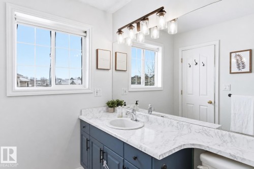 4847 152 Avenue, Edmonton, AB - Indoor Photo Showing Bathroom