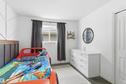 4847 152 Avenue, Edmonton, AB - Indoor Photo Showing Bedroom