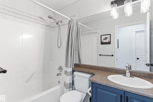 4847 152 Avenue, Edmonton, AB - Indoor Photo Showing Bathroom