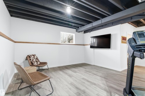 4847 152 Avenue, Edmonton, AB - Indoor