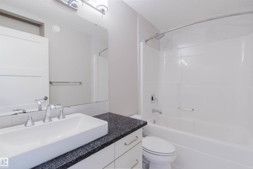 Bathroom - 3435 Keswick Boulevard, Edmonton, AB 