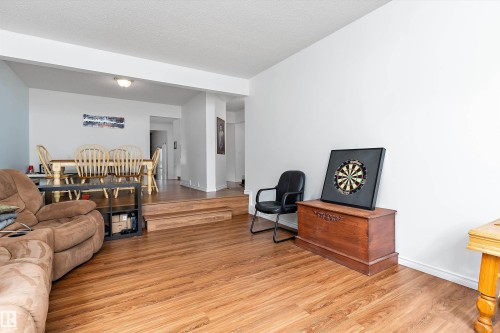 21 Graham Avenue, St. Albert, AB 