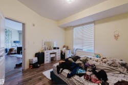 Recessed window with horizontal blinds - 